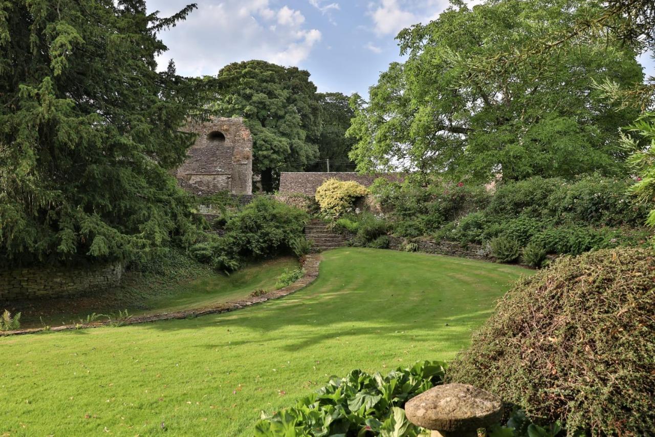 The Bothy Beverston Castle Tetbury Exteriör bild